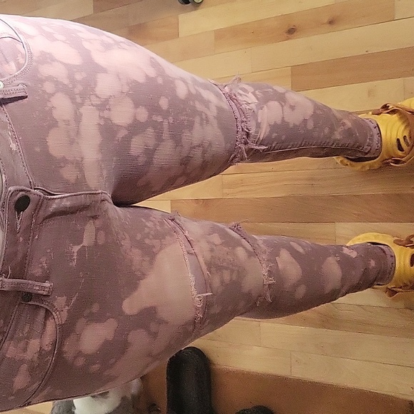 Mossimo distressed rose colored jeans - Picture 3 of 5